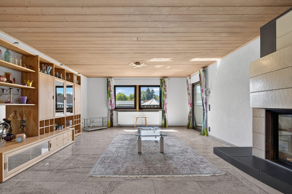 EG Wohnzimmer Immobilienangebot - Karlsruhe / Stupferich - Wohnen & Anlage - Mehr als ein Haus – Ein Zuhause mit Herz, Garten und vielen Möglichkeiten