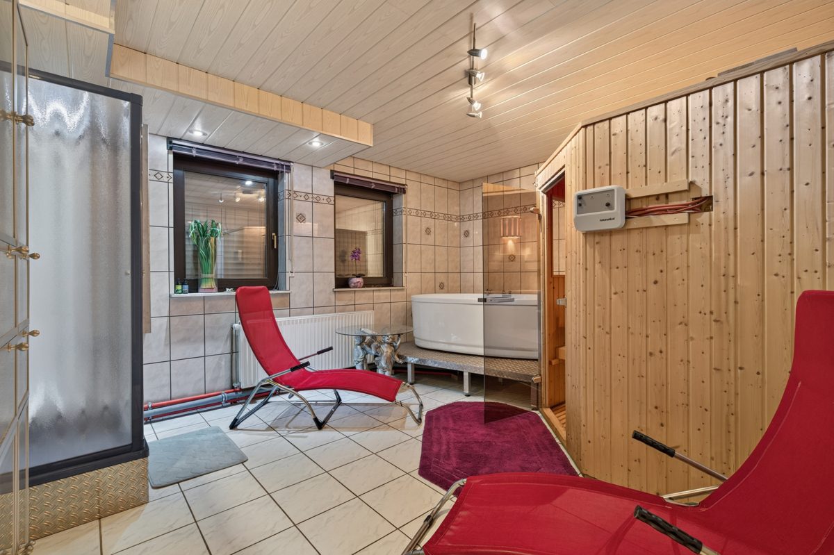 Wellness im Untergeschoss Immobilienangebot - Karlsruhe / Stupferich - Wohnen & Anlage - Mehr als ein Haus – Ein Zuhause mit Herz, Garten und vielen Möglichkeiten