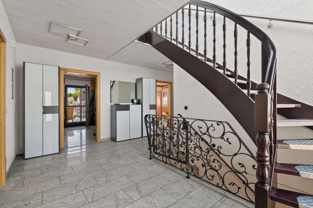 Eingangsbereich Immobilienangebot - Karlsruhe / Stupferich - Wohnen & Anlage - Mehr als ein Haus – Ein Zuhause mit Herz, Garten und vielen Möglichkeiten