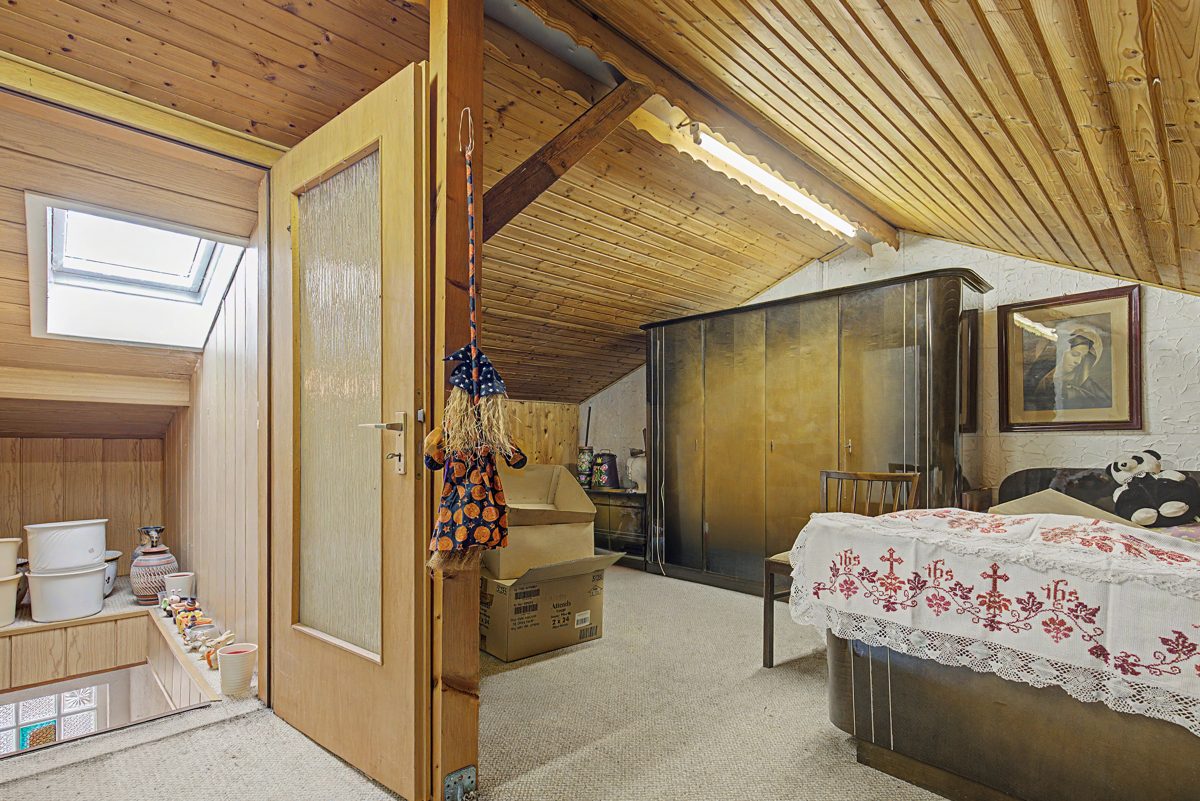 DG ausgebaut Immobilienangebot - Waghäusel / Kirrlach - Wohnen & Anlage - Ein Anwesen mit Raum für Ideen – Einfamilienhaus mit Anbau, Nebengebäude und Garten in Waghäusel-Kirrlach