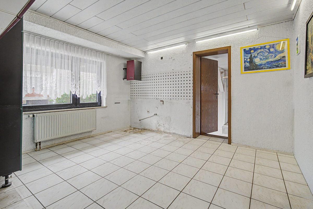 Nebengebäude Küche Immobilienangebot - Waghäusel / Kirrlach - Wohnen & Anlage - Ein Anwesen mit Raum für Ideen – Einfamilienhaus mit Anbau, Nebengebäude und Garten in Waghäusel-Kirrlach