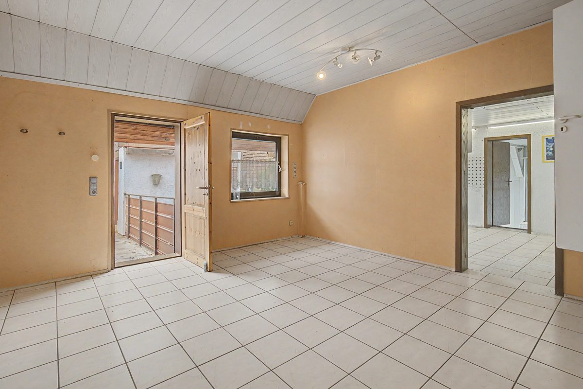 Nebengebäude Raum 1 Immobilienangebot - Waghäusel / Kirrlach - Wohnen & Anlage - Ein Anwesen mit Raum für Ideen – Einfamilienhaus mit Anbau, Nebengebäude und Garten in Waghäusel-Kirrlach