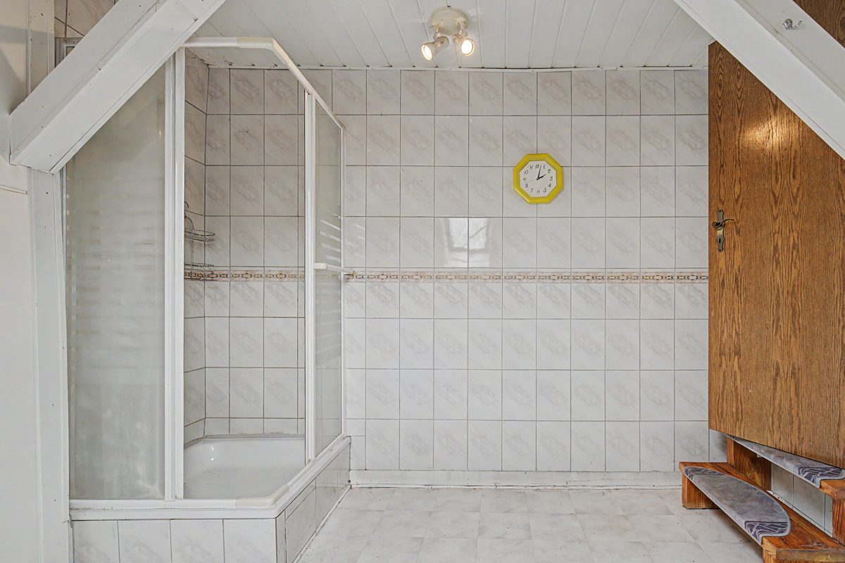 Nebengebäude Badezimmer Immobilienangebot - Waghäusel / Kirrlach - Wohnen & Anlage - Ein Anwesen mit Raum für Ideen – Einfamilienhaus mit Anbau, Nebengebäude und Garten in Waghäusel-Kirrlach