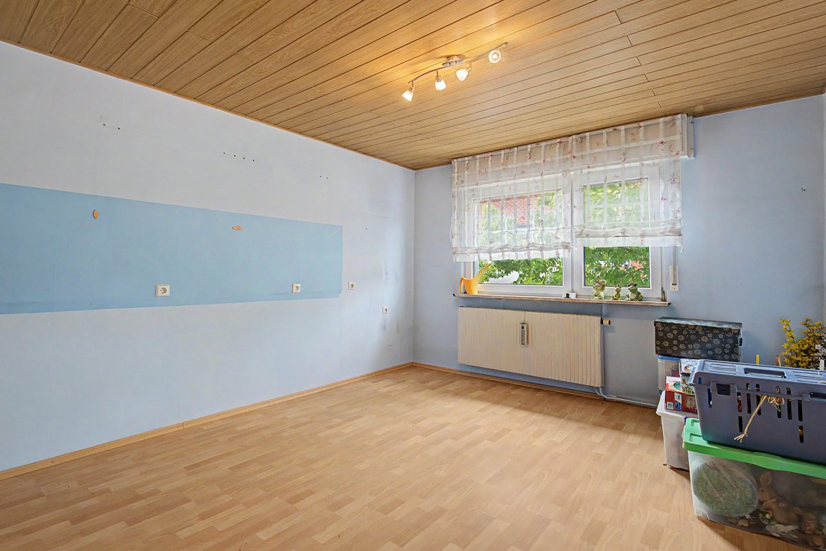 OG Küche Immobilienangebot - Waghäusel / Kirrlach - Wohnen & Anlage - Ein Anwesen mit Raum für Ideen – Einfamilienhaus mit Anbau, Nebengebäude und Garten in Waghäusel-Kirrlach