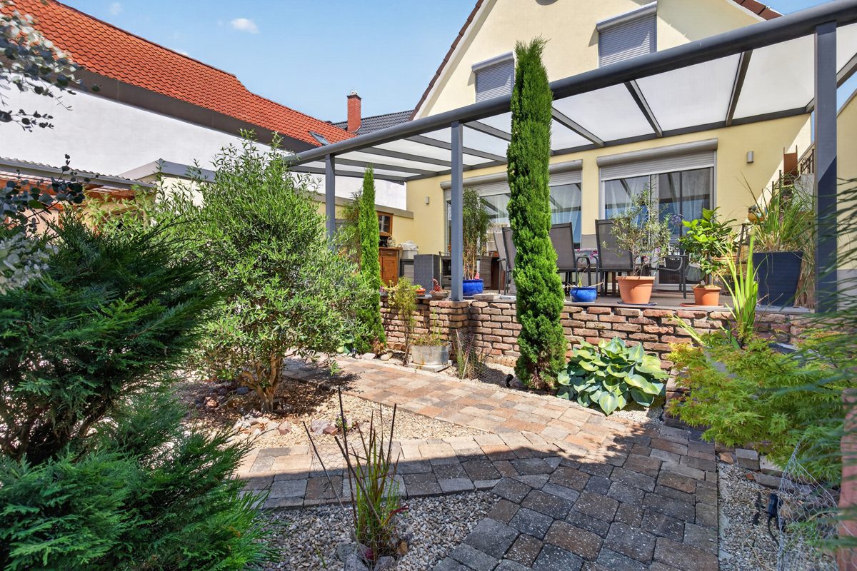 Immobilienangebot - Stutensee / Friedrichstal - Wohnen & Anlage - Charmantes Einfamilienhaus mit modernem Wohnkomfort und großem Grundstück!