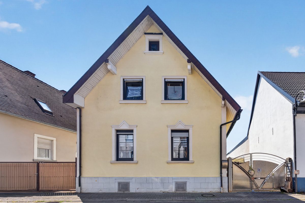 Immobilienangebot - Stutensee / Friedrichstal - Wohnen & Anlage - Charmantes Einfamilienhaus mit modernem Wohnkomfort und großem Grundstück!
