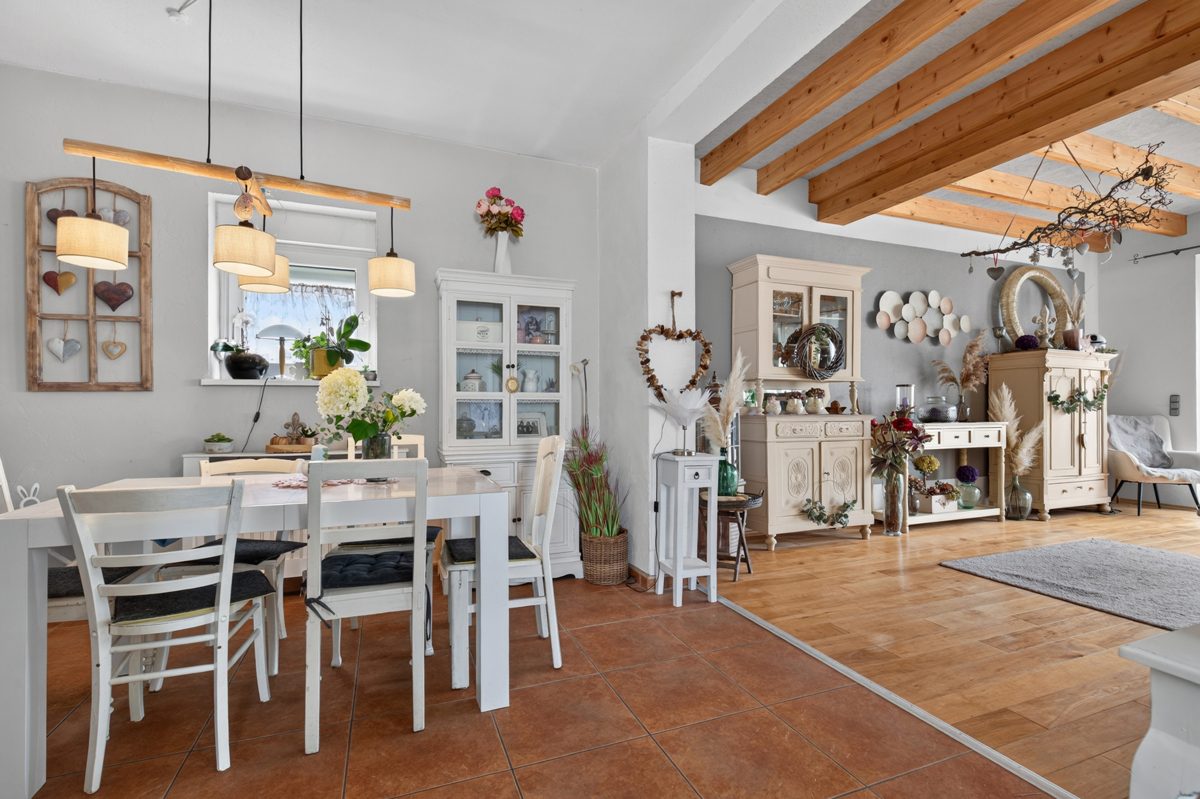 Immobilienangebot - Stutensee / Friedrichstal - Wohnen & Anlage - Charmantes Einfamilienhaus mit modernem Wohnkomfort und großem Grundstück!