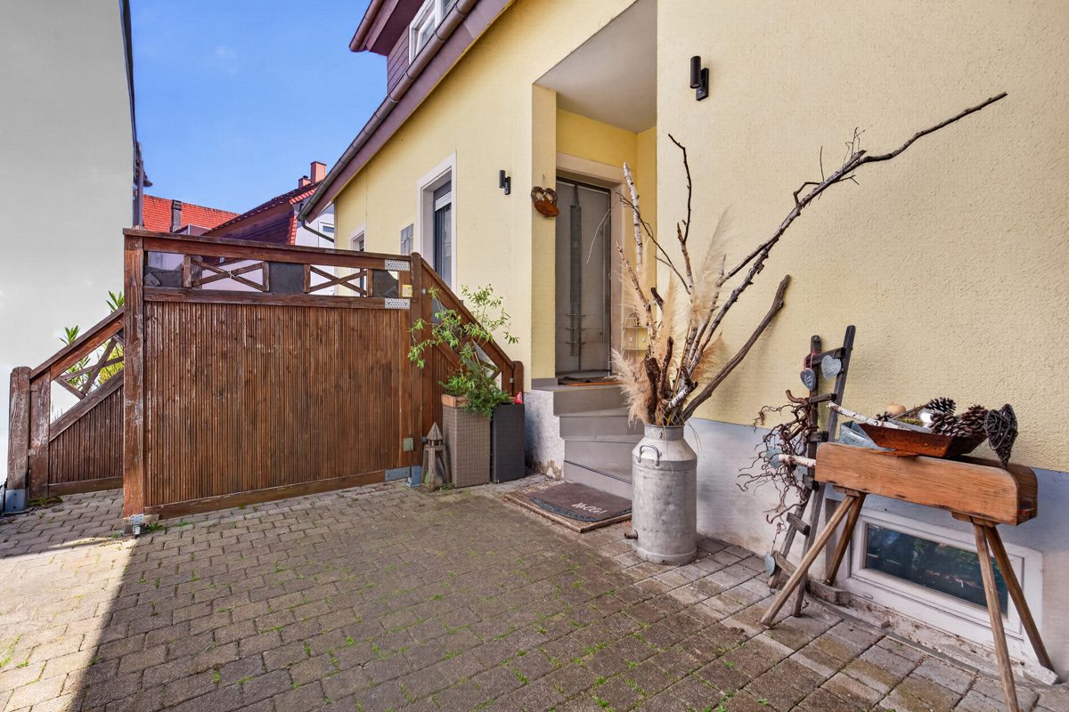 Immobilienangebot - Stutensee / Friedrichstal - Wohnen & Anlage - Charmantes Einfamilienhaus mit modernem Wohnkomfort und großem Grundstück!