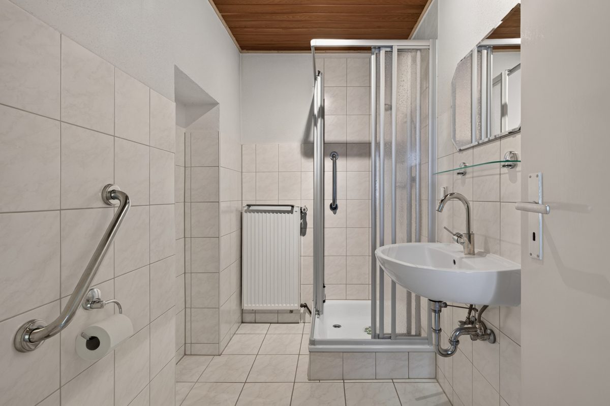 Immobilienangebot - Philippsburg - Wohnen & Anlage - Raum für Familie, Hobby und handwerkliche Projekte