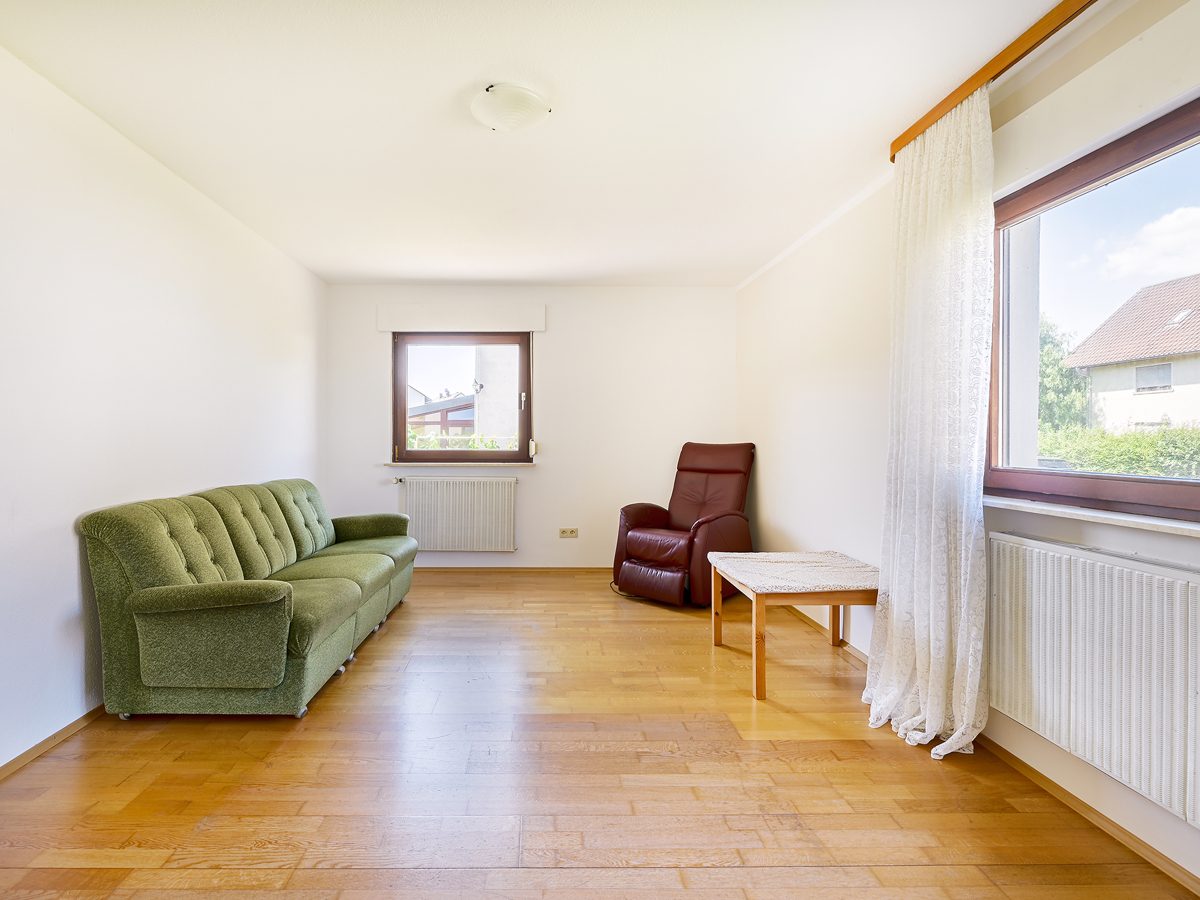 Immobilienangebot - Rastatt - Wohnen & Anlage - Ihr neues Projekt: Zweifamilienhaus mit viel Potential und ausgebautem Dachgeschoss