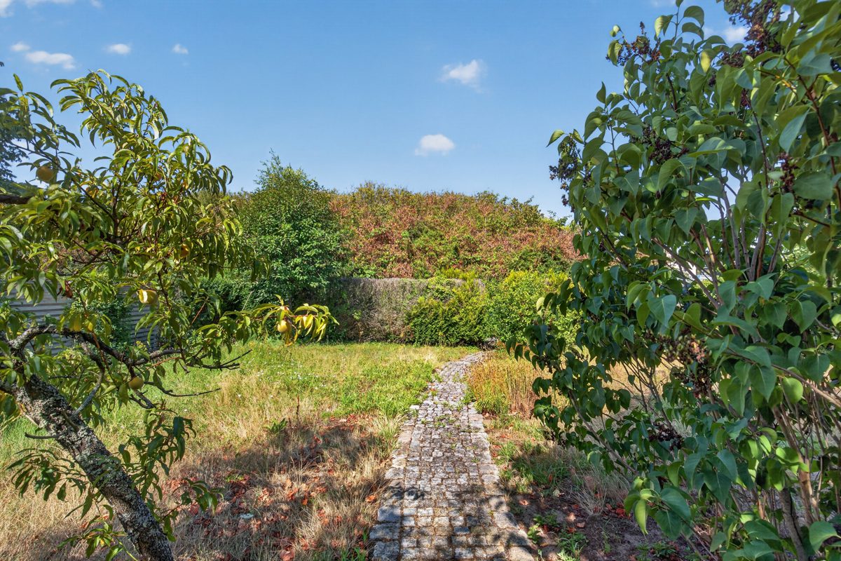 Immobilienangebot - Stutensee / Friedrichstal - Wohnen & Anlage - Einziehen und wohlfühlen - Freistehendes Einfamilienhaus mit Wärmepumpe!
