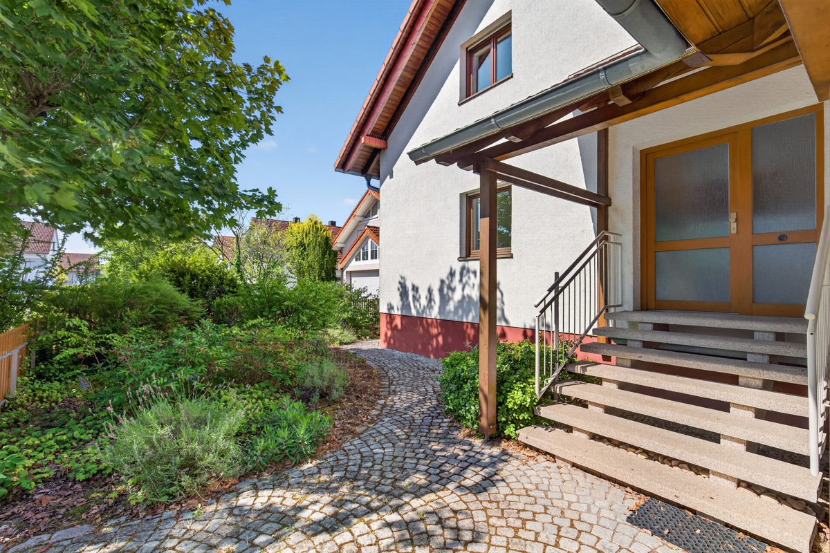 Immobilienangebot - Stutensee / Friedrichstal - Wohnen & Anlage - Einziehen und wohlfühlen - Freistehendes Einfamilienhaus mit Wärmepumpe!
