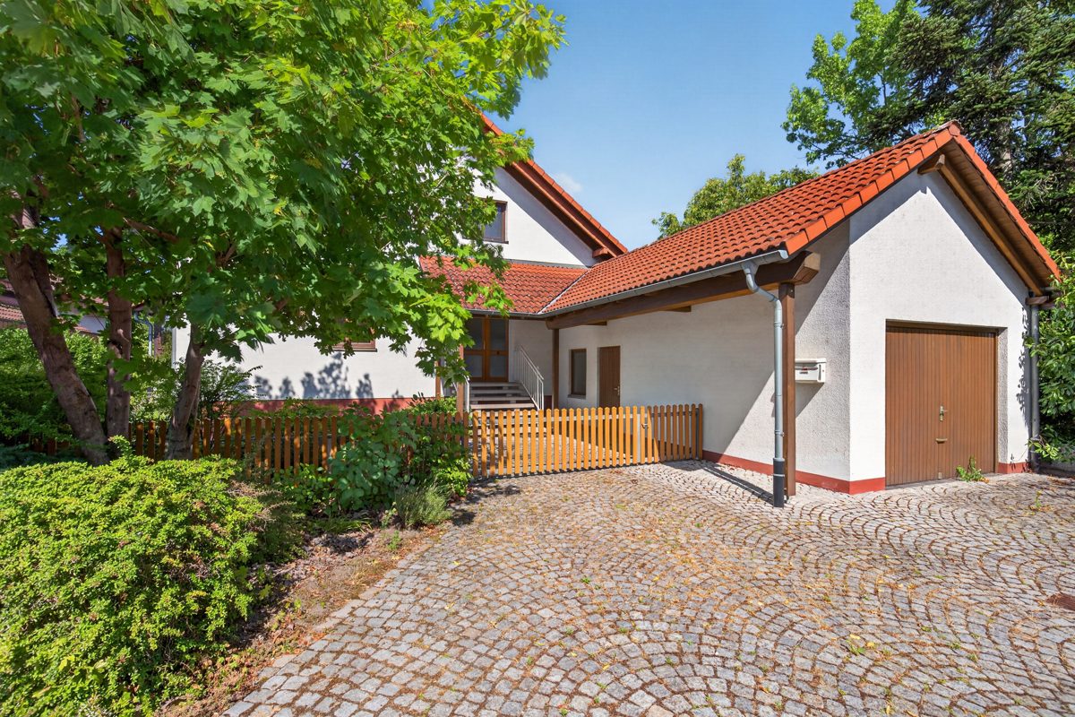 Immobilienangebot - Stutensee / Friedrichstal - Wohnen & Anlage - Einziehen und wohlfühlen - Freistehendes Einfamilienhaus mit Wärmepumpe!