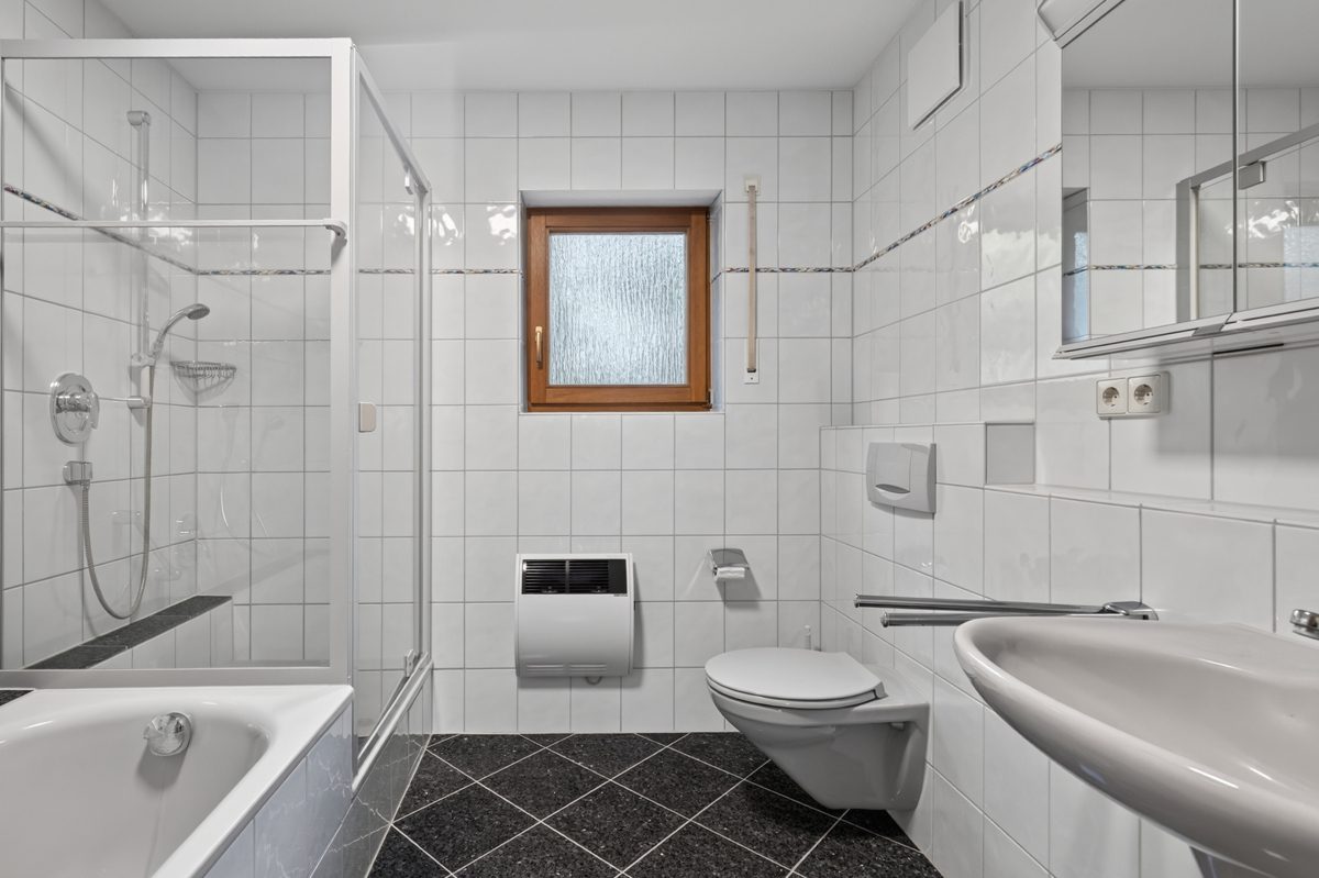 Immobilienangebot - Stutensee / Friedrichstal - Wohnen & Anlage - Einziehen und wohlfühlen - Freistehendes Einfamilienhaus mit Wärmepumpe!