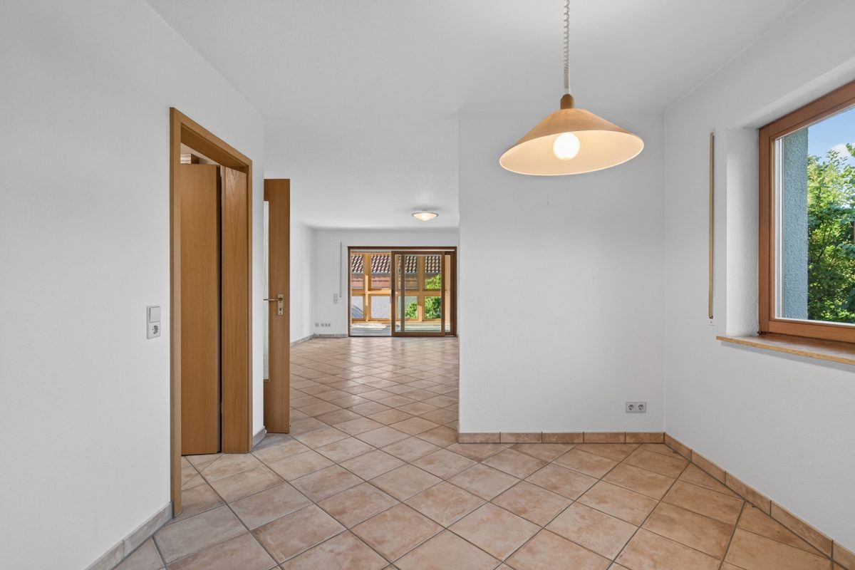 Immobilienangebot - Stutensee / Friedrichstal - Wohnen & Anlage - Einziehen und wohlfühlen - Freistehendes Einfamilienhaus mit Wärmepumpe!