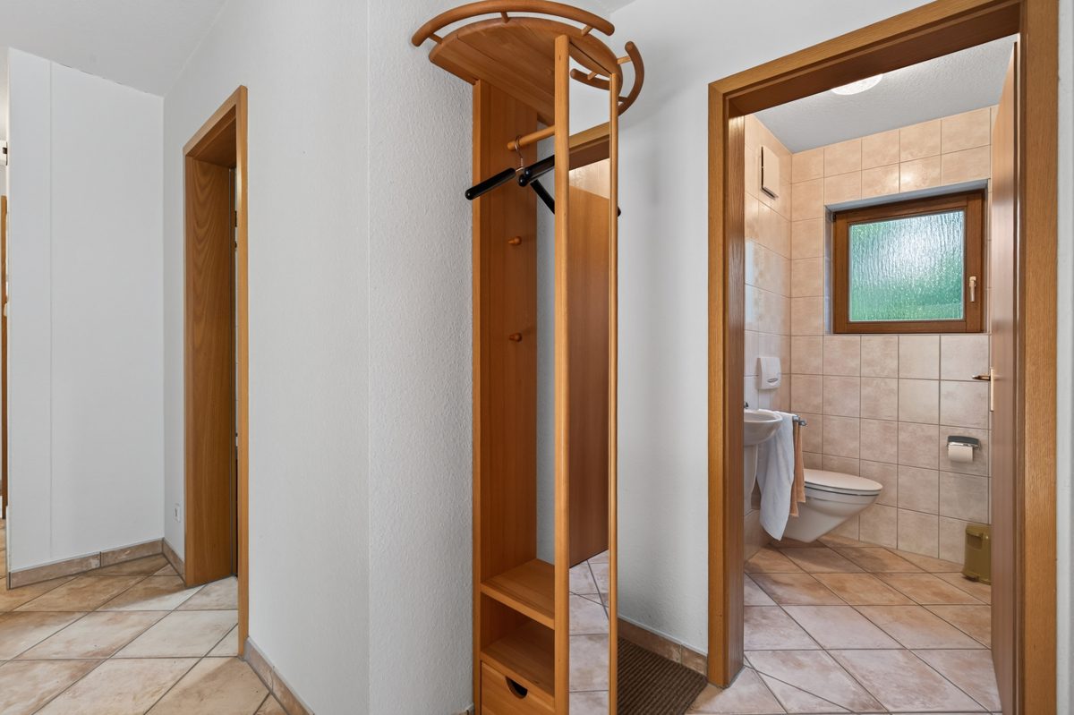Immobilienangebot - Stutensee / Friedrichstal - Wohnen & Anlage - Einziehen und wohlfühlen - Freistehendes Einfamilienhaus mit Wärmepumpe!