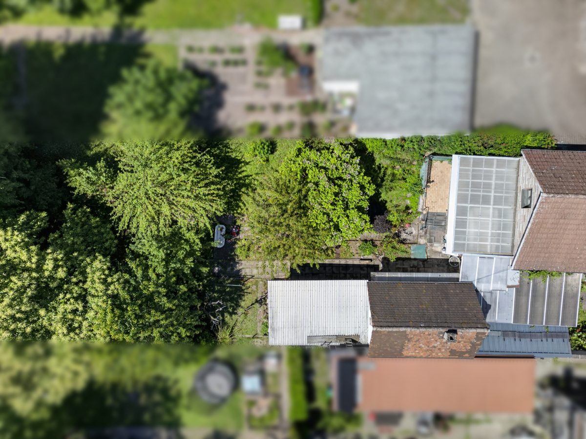 Luftaufname Immobilienangebot - Karlsruhe / Knielingen - Wohnen & Anlage - Sanierungsobjekt mit großem Grundstück und vielseitigen Nebengebäuden