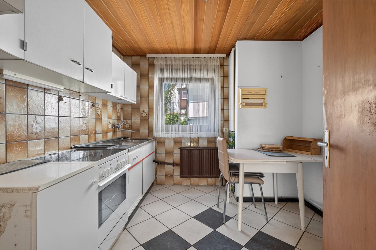 Küche Immobilienangebot - Karlsruhe / Knielingen - Wohnen & Anlage - Sanierungsobjekt mit großem Grundstück und vielseitigen Nebengebäuden