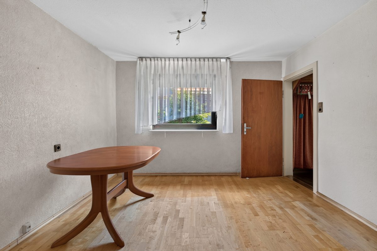 EG Schlafzimmer Immobilienangebot - Karlsruhe / Knielingen - Wohnen & Anlage - Sanierungsobjekt mit großem Grundstück und vielseitigen Nebengebäuden