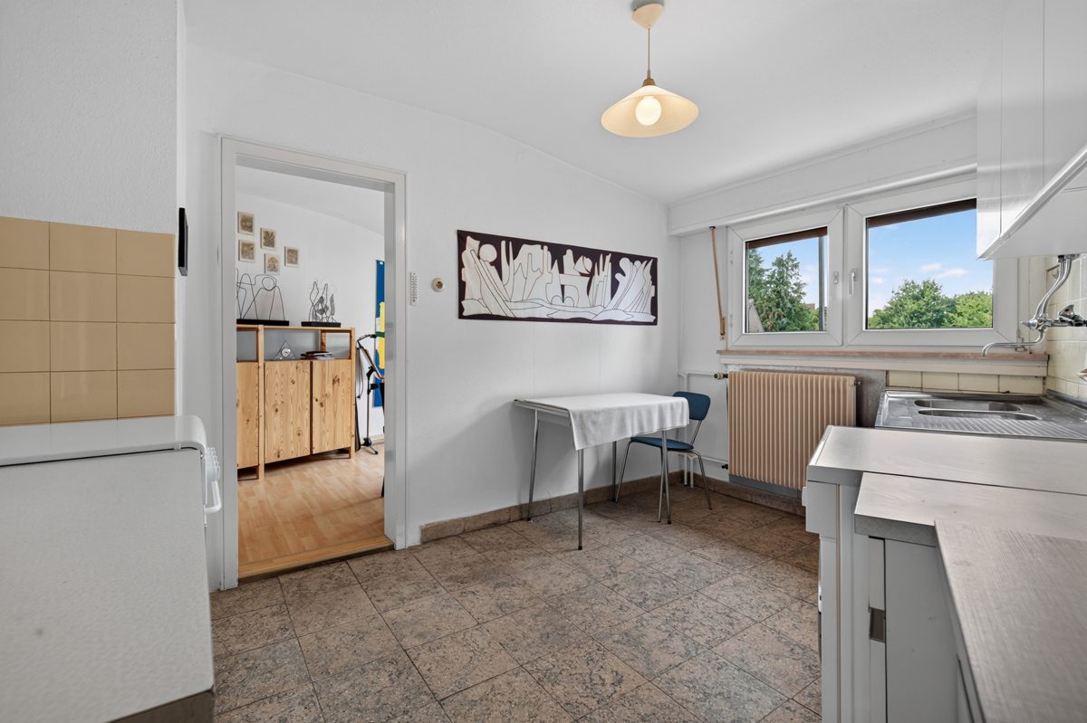 Vorderhaus OG Küche Immobilienangebot - Karlsruhe / Durlach-Aue - Wohnen & Anlage - Zwei Häuser auf einem Grundstück im Herzen von Aue – Sale & Lease Back