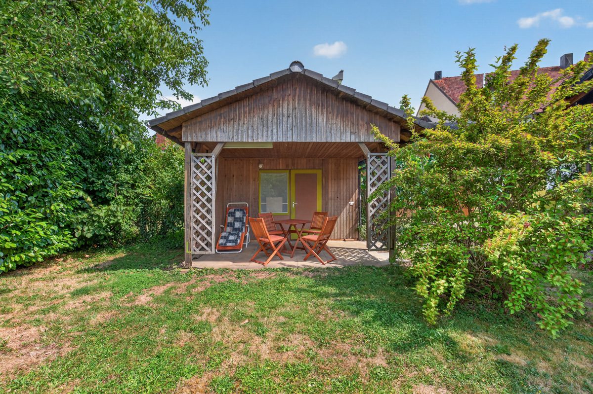 Gartenhütte Immobilienangebot - Karlsruhe / Durlach-Aue - Wohnen & Anlage - Zwei Häuser auf einem Grundstück im Herzen von Aue – Sale & Lease Back