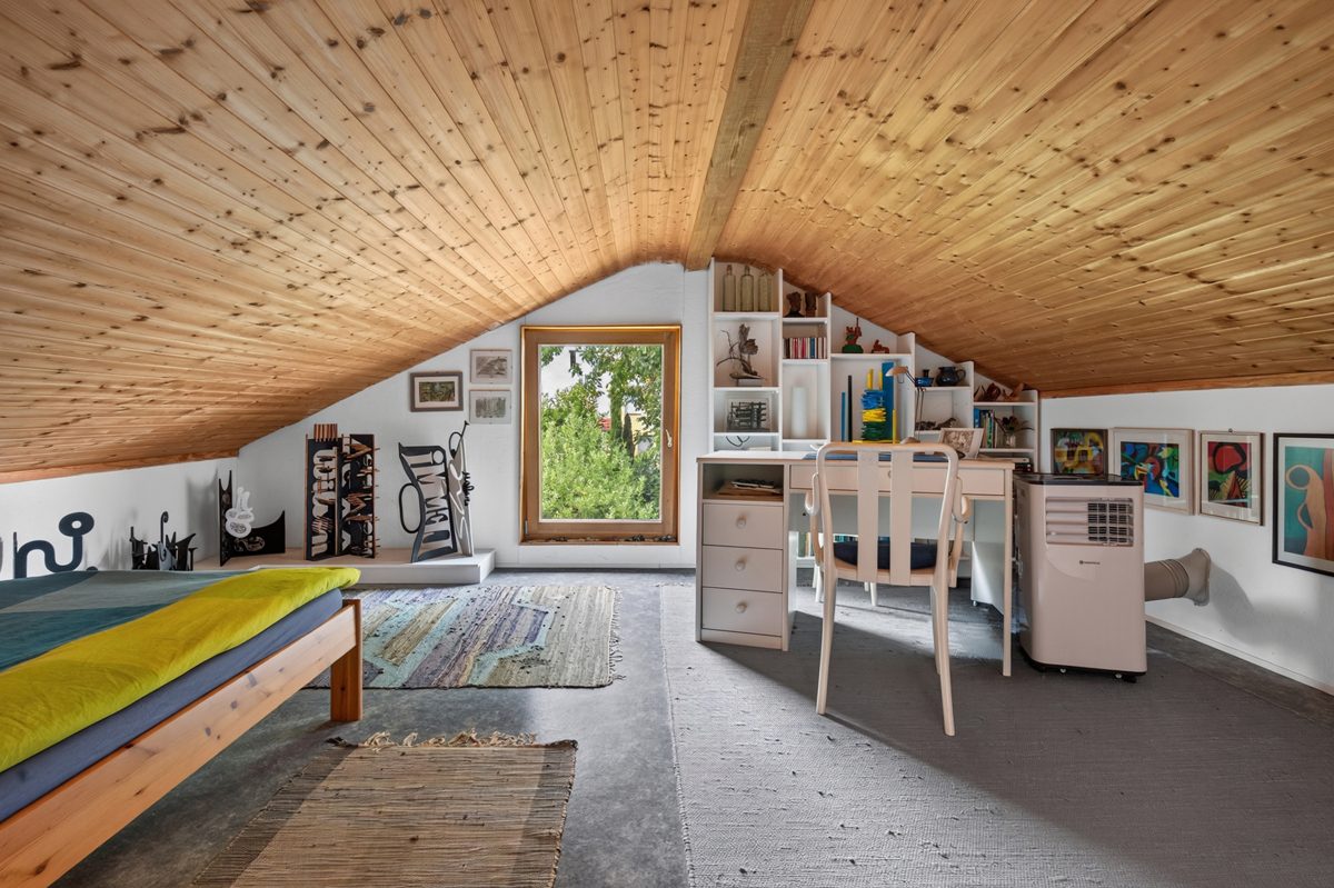 Dachgeschoss im Hinterhaus Immobilienangebot - Karlsruhe / Durlach-Aue - Wohnen & Anlage - Zwei Häuser auf einem Grundstück im Herzen von Aue – Sale & Lease Back