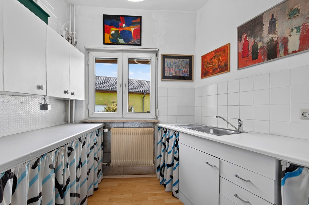 Küche im Vorderhaus Immobilienangebot - Karlsruhe / Durlach-Aue - Wohnen & Anlage - Zwei Häuser auf einem Grundstück im Herzen von Aue – Sale & Lease Back