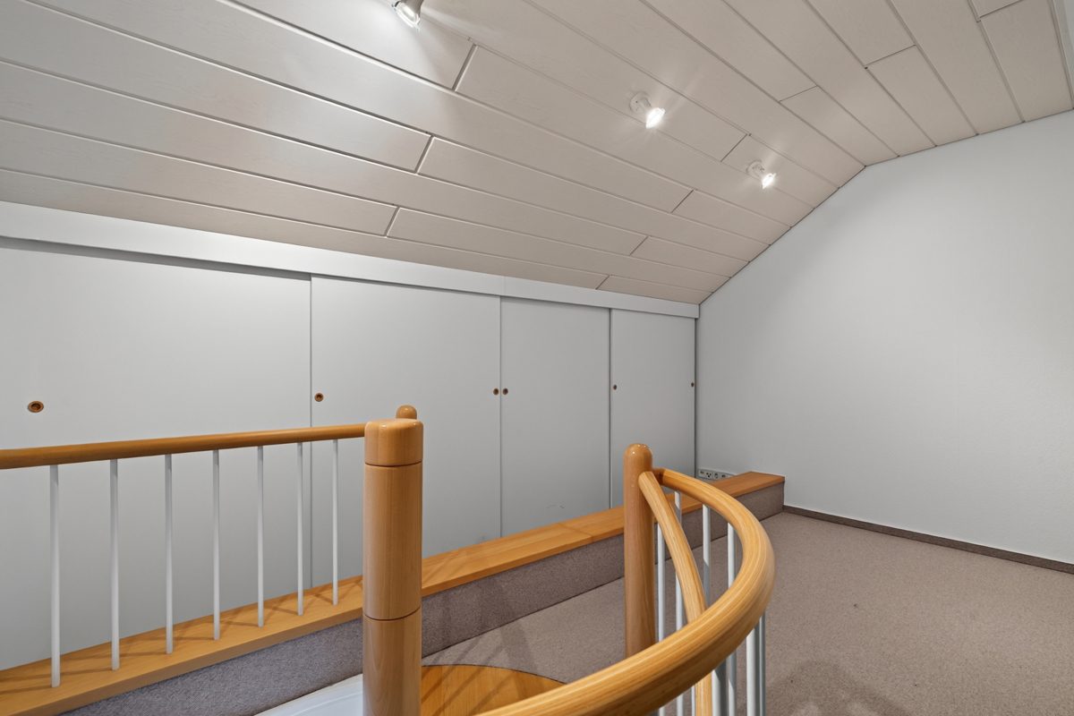 Nutzfläche im DG Immobilienangebot - Waldbronn / Busenbach - Wohnen & Anlage - Ein Zuhause mit Herz, Raum für die ganze Familie und vielen Möglichkeiten