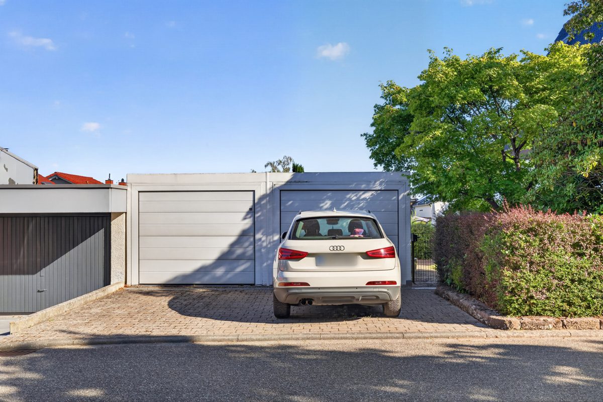 zwei Garagen Immobilienangebot - Waldbronn / Busenbach - Wohnen & Anlage - Ein Zuhause mit Herz, Raum für die ganze Familie und vielen Möglichkeiten