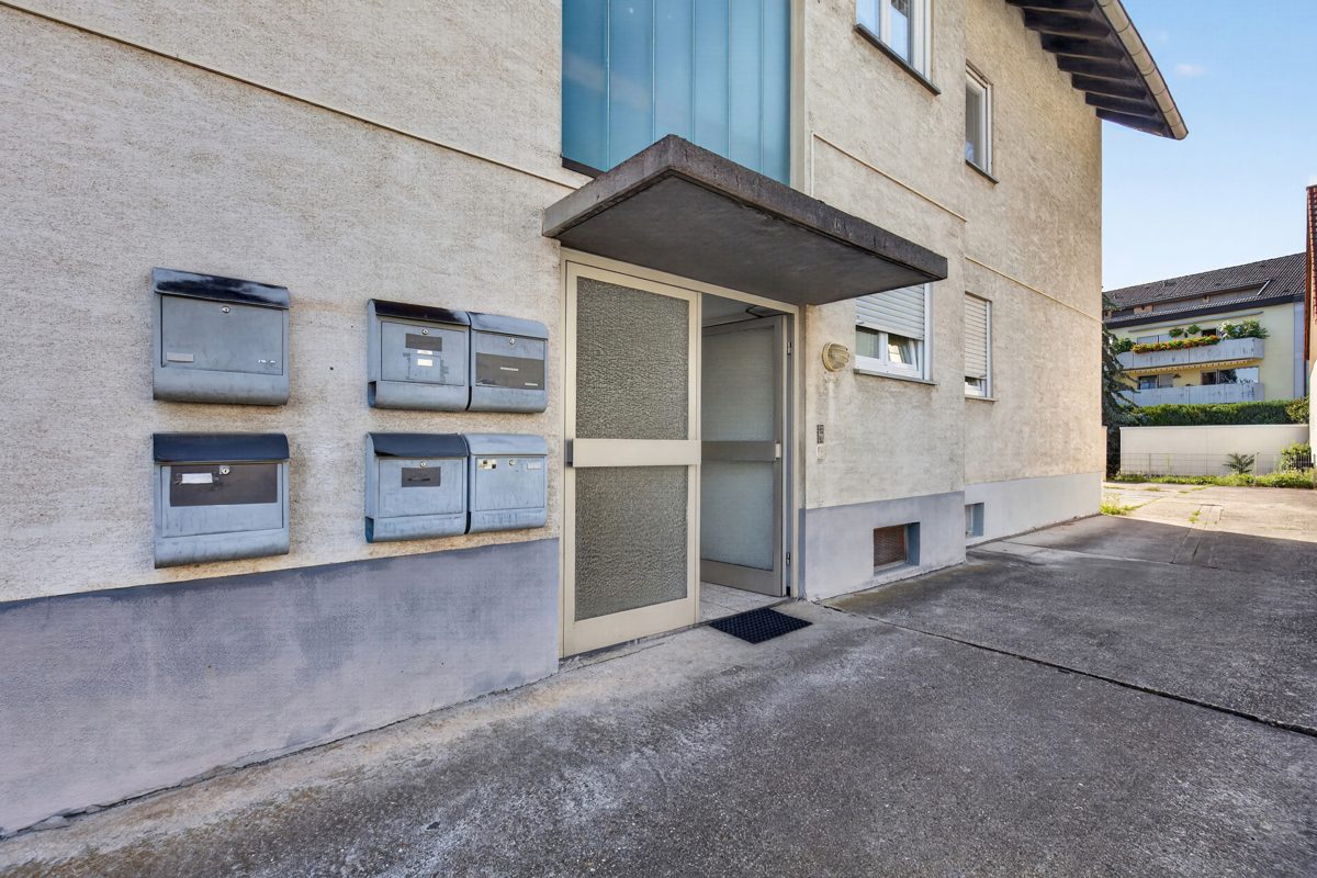 Außen Eingang Immobilienangebot - Karlsruhe / Grünwinkel - Wohnen & Anlage - Vollvermietetes 5-Familien-Wohnhaus mit Entwicklungspotenzial