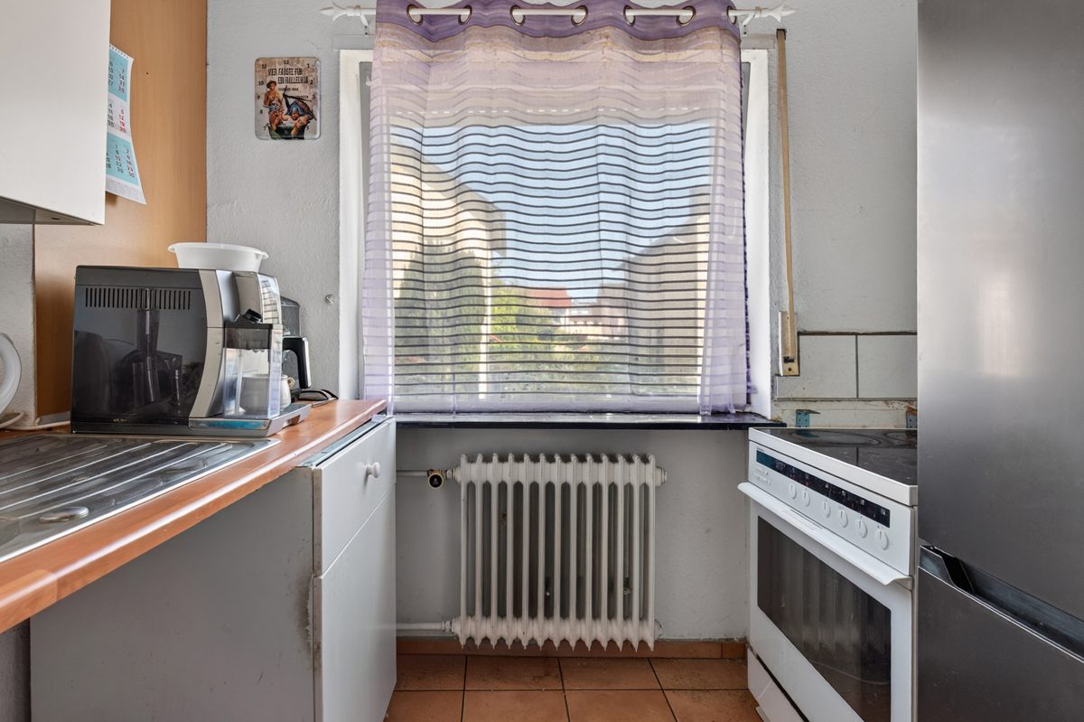 EG Wohnung links Küche Immobilienangebot - Karlsruhe / Grünwinkel - Wohnen & Anlage - Vollvermietetes 5-Familien-Wohnhaus mit Entwicklungspotenzial