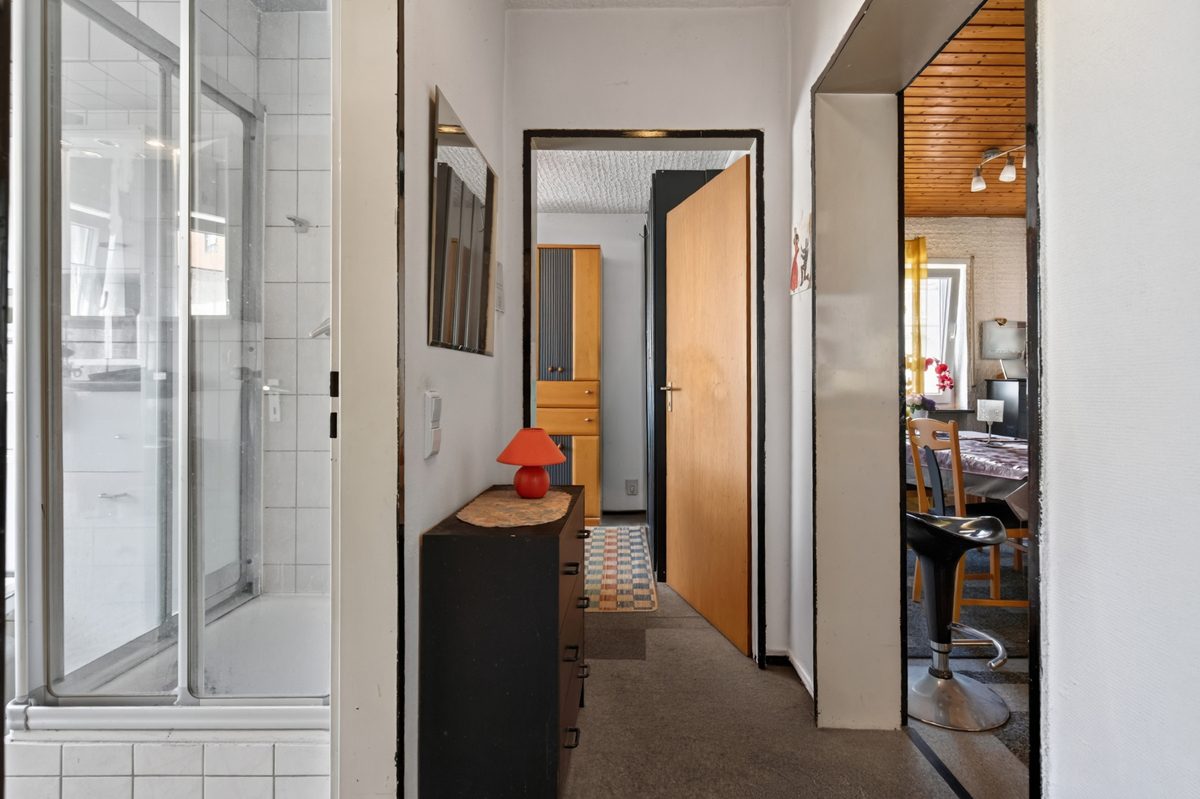 EG rechts Durchgang Immobilienangebot - Karlsruhe / Grünwinkel - Wohnen & Anlage - Vollvermietetes 5-Familien-Wohnhaus mit Entwicklungspotenzial