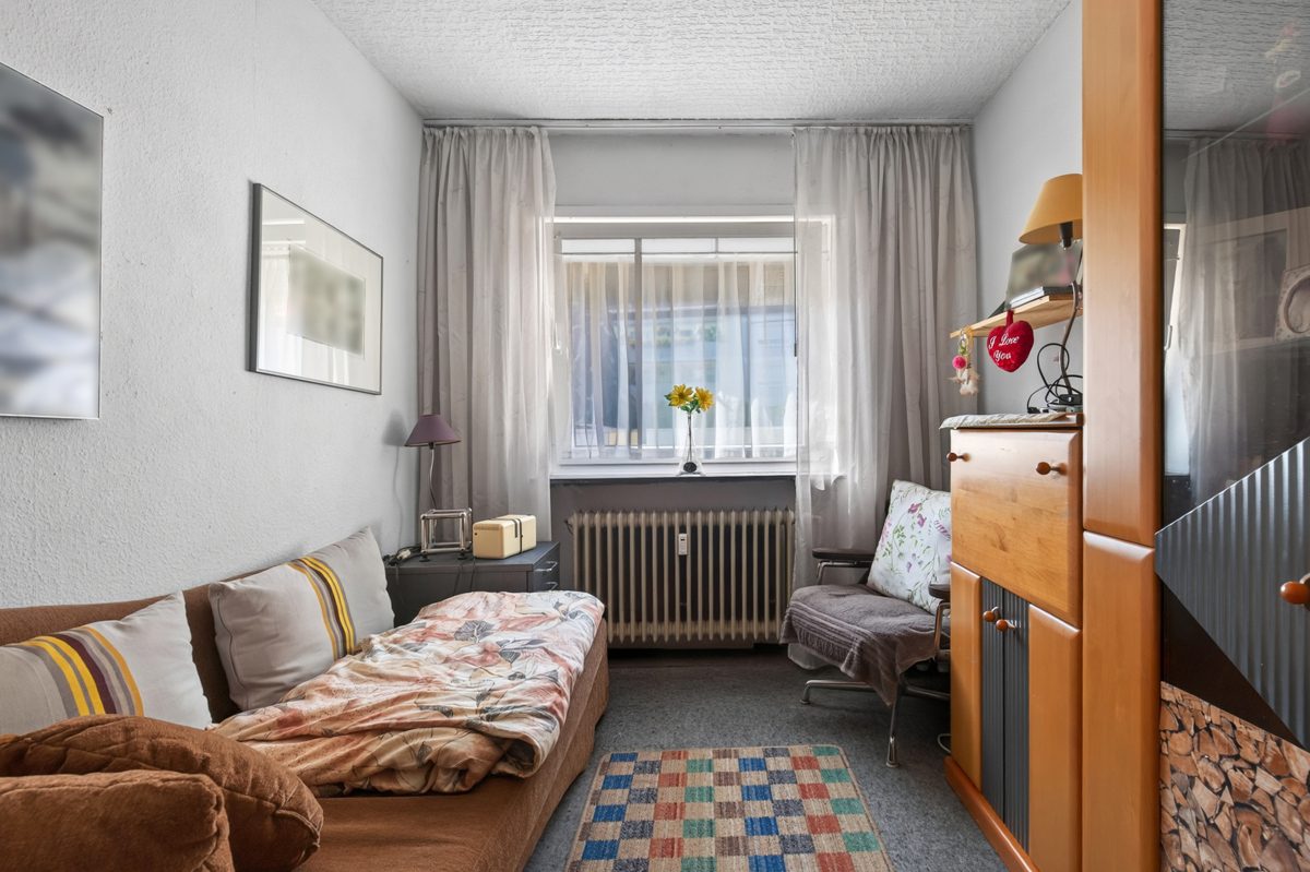 EG Wohnung rechts Kinderzimmer Immobilienangebot - Karlsruhe / Grünwinkel - Wohnen & Anlage - Vollvermietetes 5-Familien-Wohnhaus mit Entwicklungspotenzial