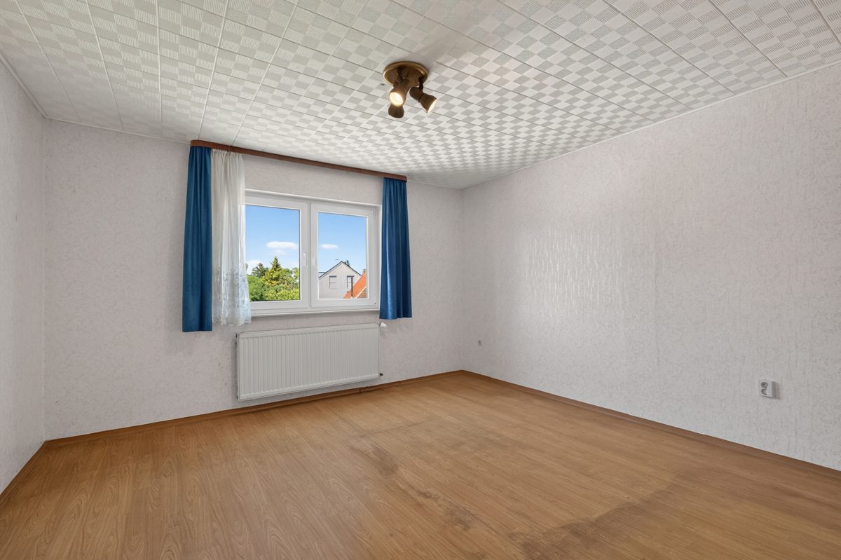 OG Zimmer 2 Immobilienangebot - Stutensee / Staffort - Grundstücke - Grundstück mit Bestandsgebäude – Vielseitiges Sanierungs- und Neubaupotenzial in Stutensee-Staffort