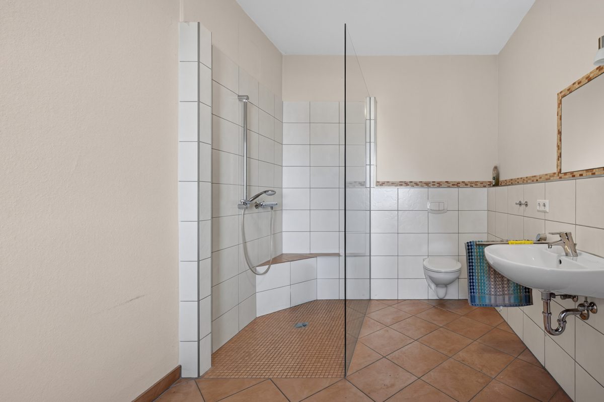 EG Bad Immobilienangebot - Stutensee / Staffort - Grundstücke - Grundstück mit Bestandsgebäude – Vielseitiges Sanierungs- und Neubaupotenzial in Stutensee-Staffort