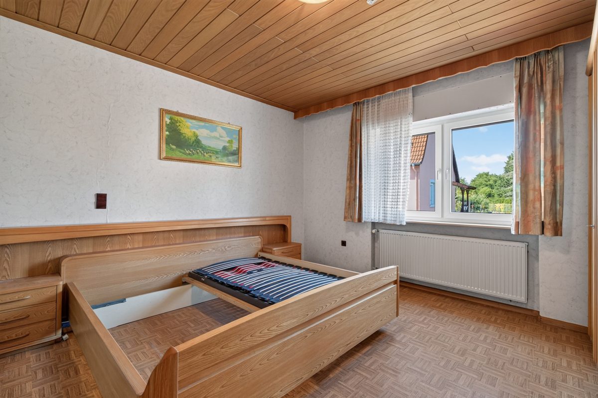 EG Zimmer 1 Immobilienangebot - Stutensee / Staffort - Grundstücke - Grundstück mit Bestandsgebäude – Vielseitiges Sanierungs- und Neubaupotenzial in Stutensee-Staffort