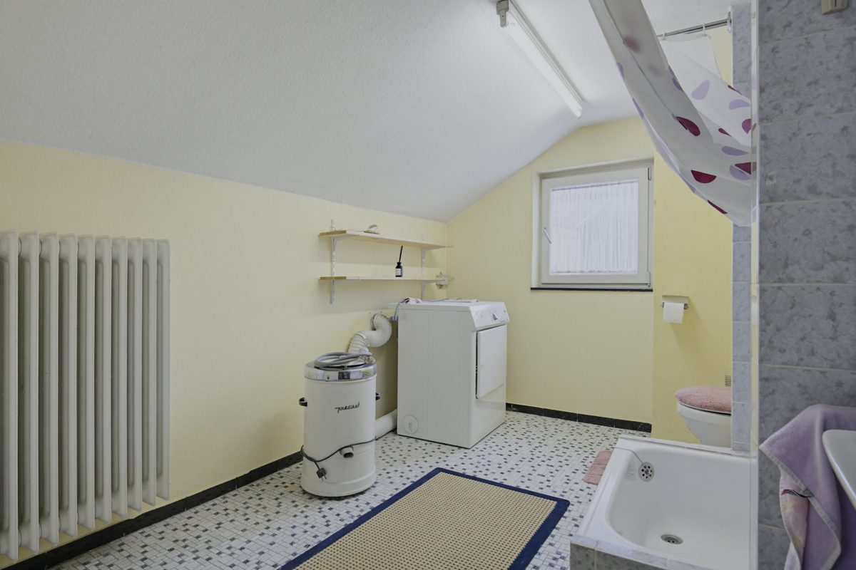 OG Bad Immobilienangebot - Graben-Neudorf - Wohnen & Anlage - Zwei sanierungsbedürftige Einfamilienhäuser mit zwei Scheunen – viel Potenzial für Ihre Ideen