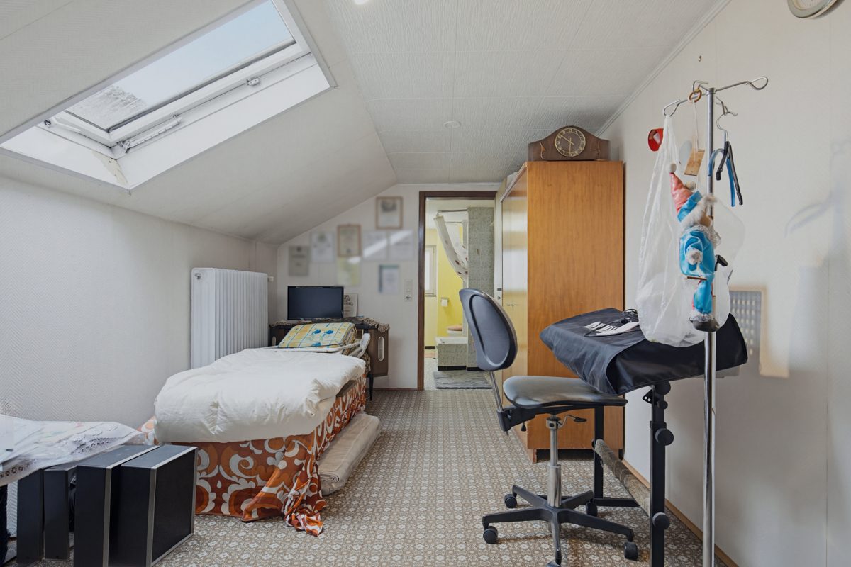 OG Kinderzimmer Immobilienangebot - Graben-Neudorf - Wohnen & Anlage - Zwei sanierungsbedürftige Einfamilienhäuser mit zwei Scheunen – viel Potenzial für Ihre Ideen