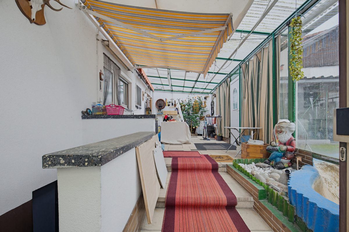 Wintergarten Immobilienangebot - Graben-Neudorf - Wohnen & Anlage - Zwei sanierungsbedürftige Einfamilienhäuser mit zwei Scheunen – viel Potenzial für Ihre Ideen