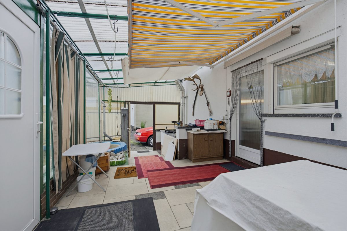 Wintergarten Immobilienangebot - Graben-Neudorf - Wohnen & Anlage - Zwei sanierungsbedürftige Einfamilienhäuser mit zwei Scheunen – viel Potenzial für Ihre Ideen