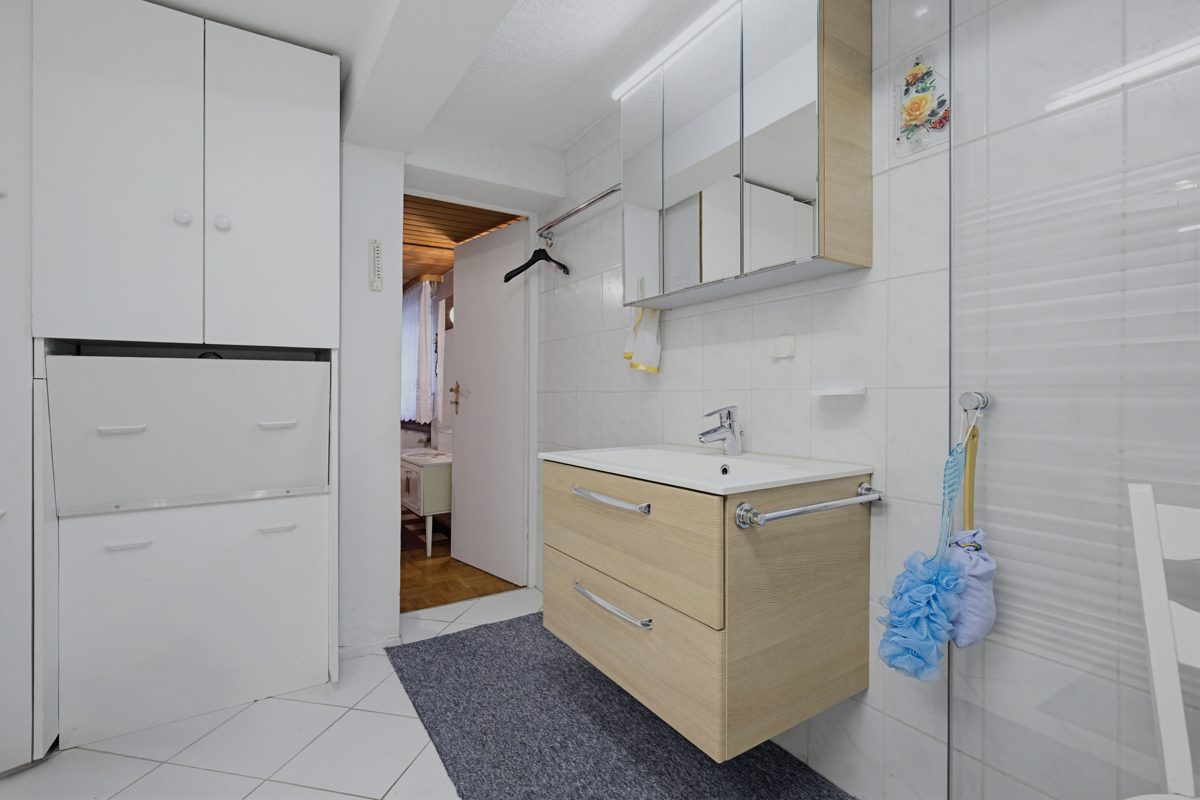 EG Bad Immobilienangebot - Graben-Neudorf - Wohnen & Anlage - Zwei sanierungsbedürftige Einfamilienhäuser mit zwei Scheunen – viel Potenzial für Ihre Ideen