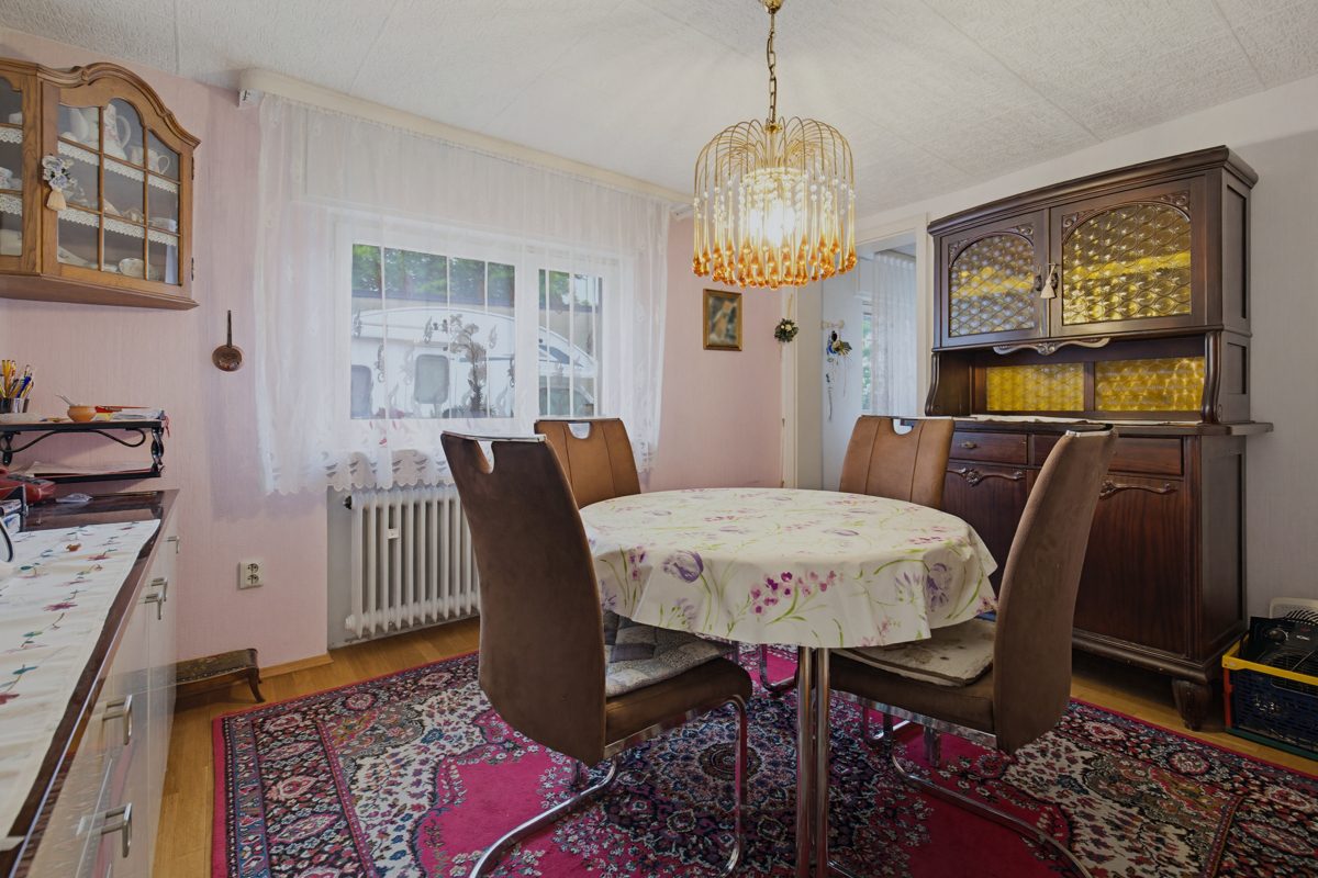EG Esszimmer Immobilienangebot - Graben-Neudorf - Wohnen & Anlage - Zwei sanierungsbedürftige Einfamilienhäuser mit zwei Scheunen – viel Potenzial für Ihre Ideen