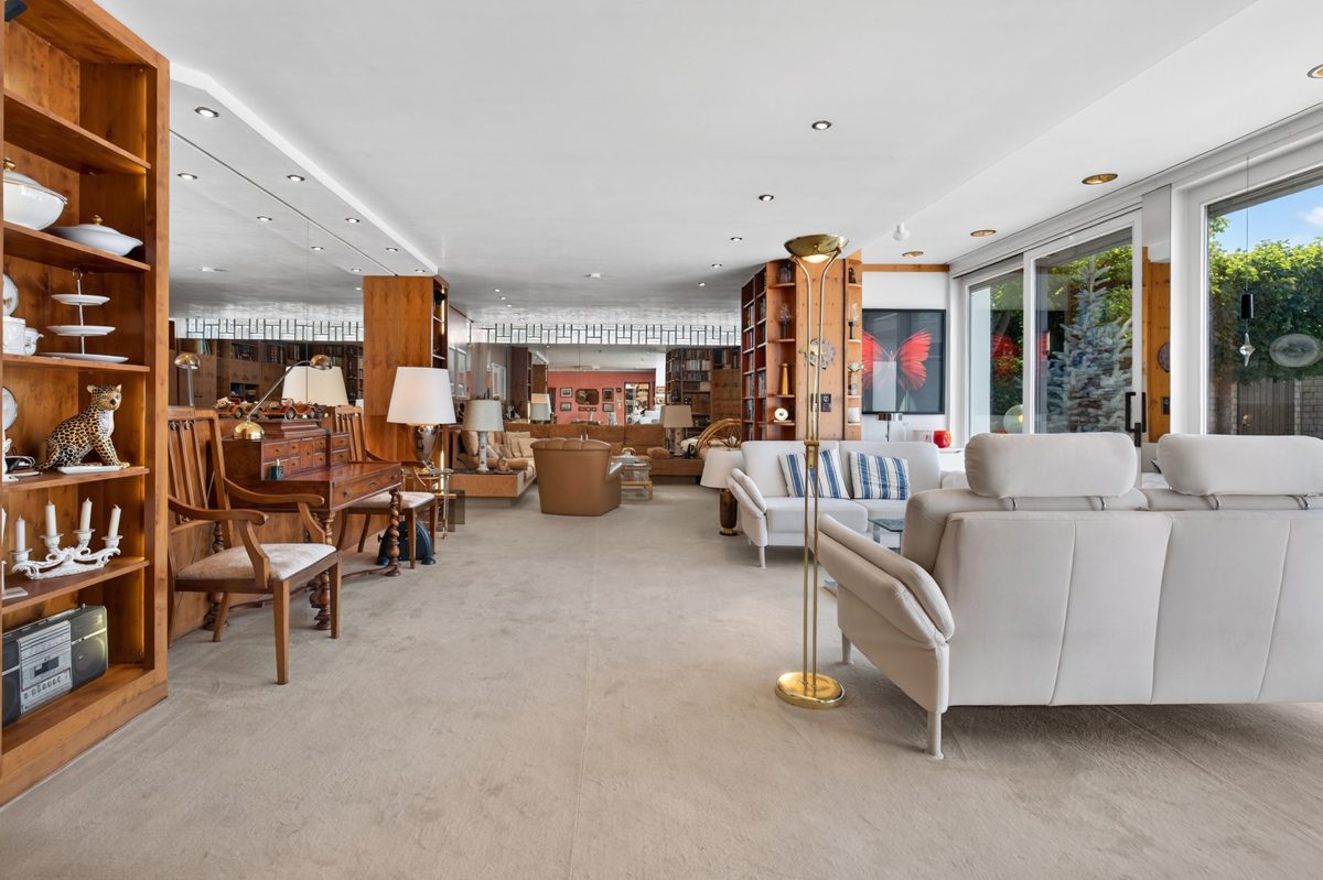 Wohnzimmer Immobilienangebot - Karlsruhe - Wohnen & Anlage - Wohnen auf einer Ebene – mit viel Privatsphäre und einem Garten zum Verlieben