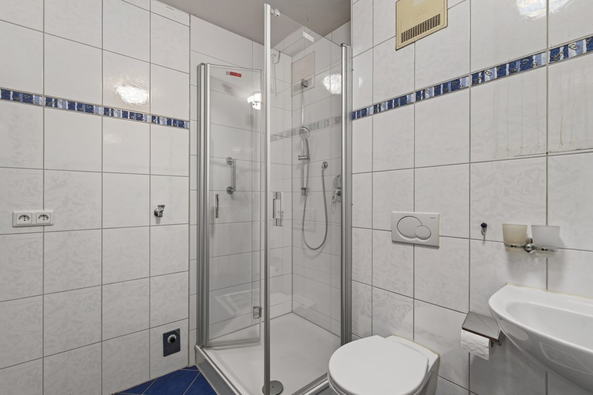Immobilienangebot - Karlsruhe / Oberreut - Wohnungen - Großzügige 3,5-Zimmer-Wohnung mit ca. 94 m², zwei Balkonen und Garage