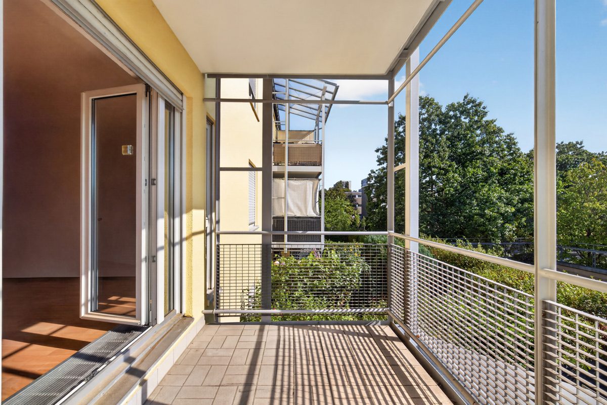 Immobilienangebot - Karlsruhe / Oberreut - Wohnungen - Großzügige 3,5-Zimmer-Wohnung mit ca. 94 m², zwei Balkonen und Garage
