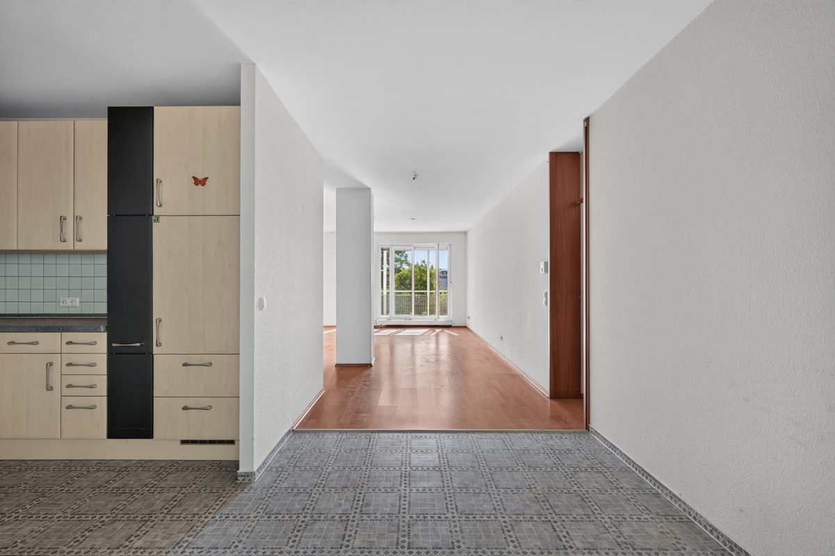 Immobilienangebot - Karlsruhe / Oberreut - Wohnungen - Großzügige 3,5-Zimmer-Wohnung mit ca. 94 m², zwei Balkonen und Garage