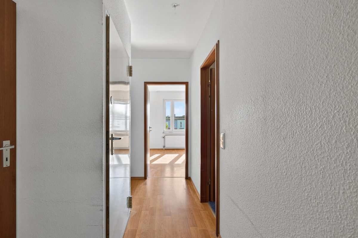 Immobilienangebot - Karlsruhe / Oberreut - Wohnungen - Großzügige 3,5-Zimmer-Wohnung mit ca. 94 m², zwei Balkonen und Garage