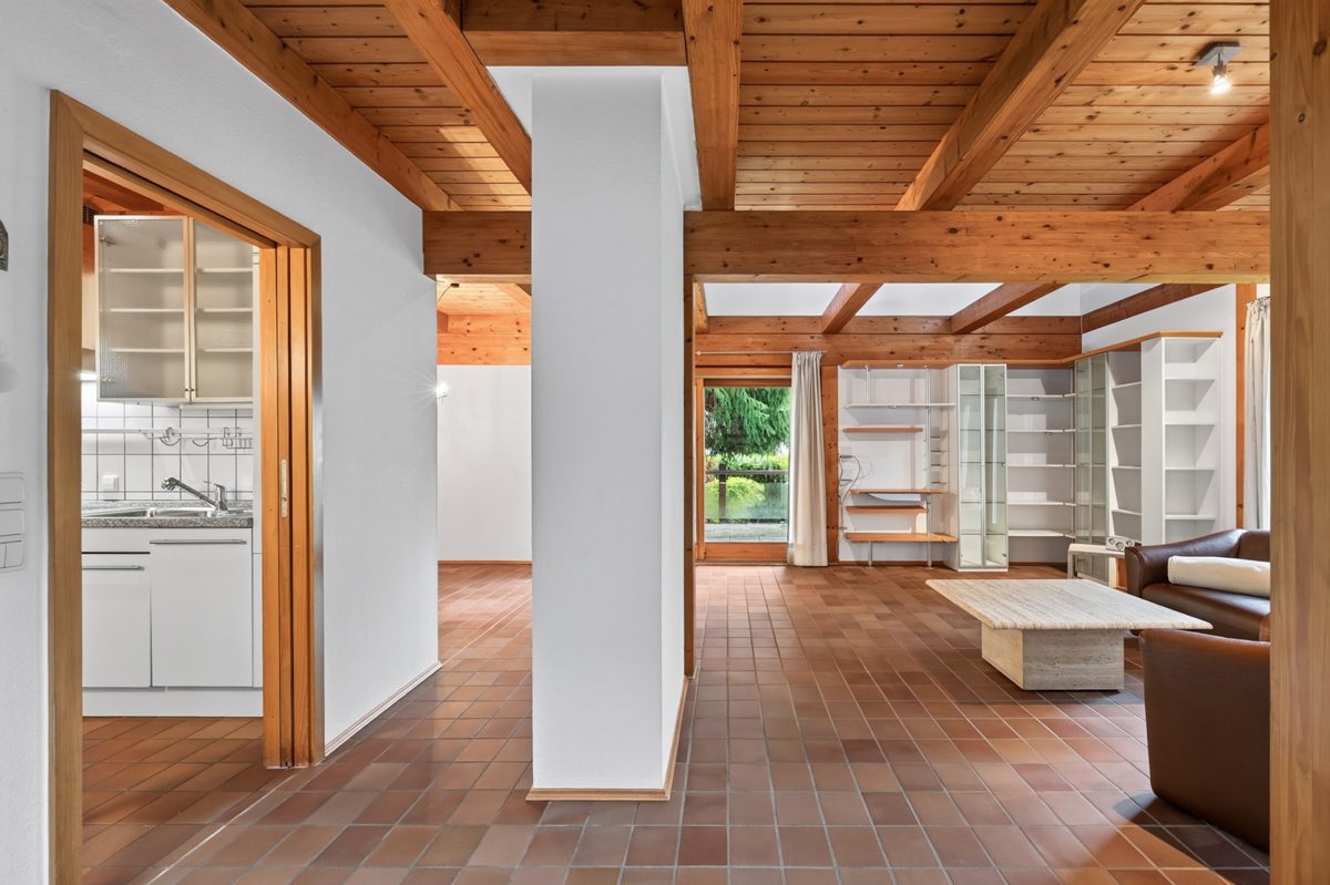 EG Wohnzimmer Immobilienangebot - Marxzell / Schielberg - Wohnen & Anlage - Viel Raum, Licht und Lebensqualität – Einfamilienhaus mit Einliegerwohnung auf parkähnlichem Grundstück