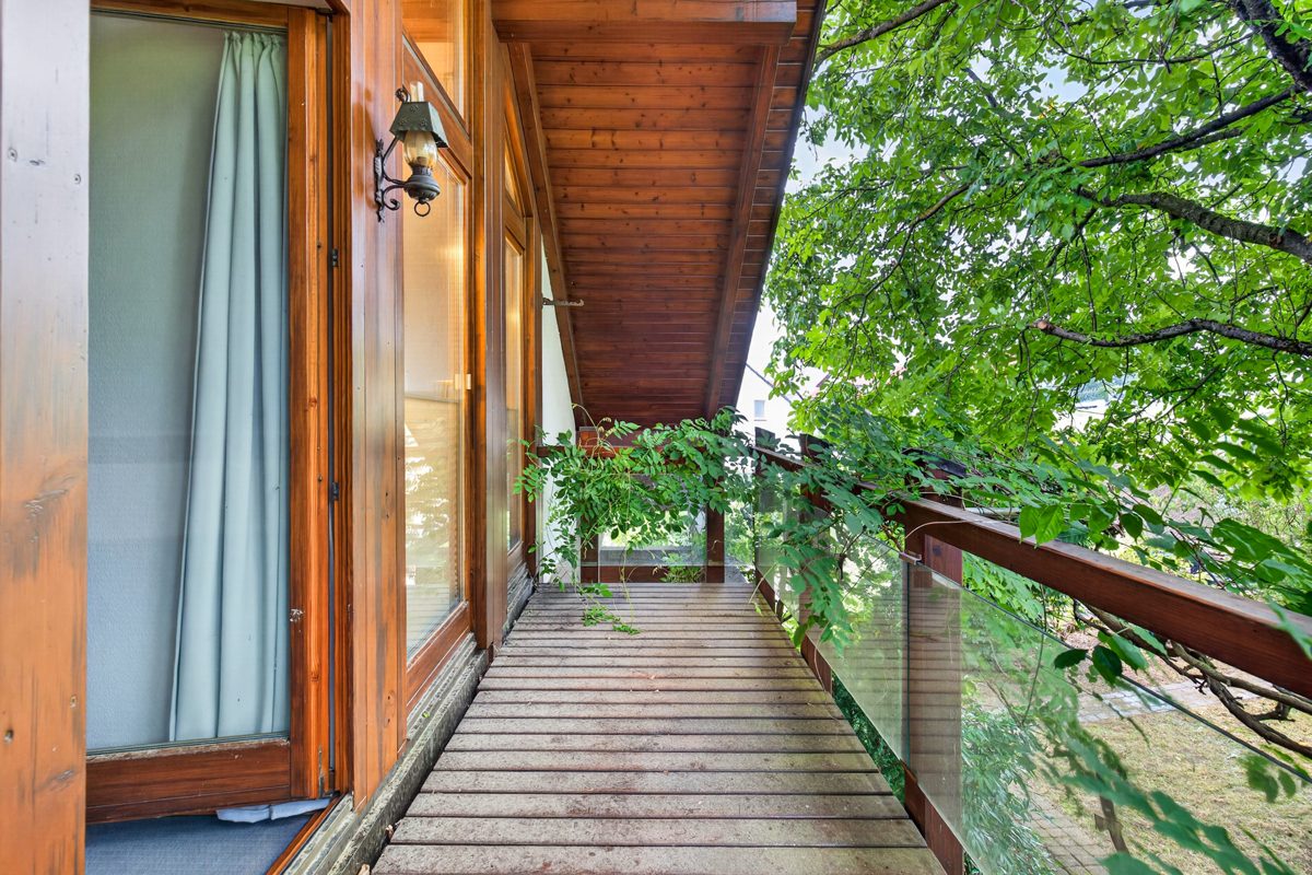 OG Balkon 1 a Immobilienangebot - Marxzell / Schielberg - Wohnen & Anlage - Viel Raum, Licht und Lebensqualität – Einfamilienhaus mit Einliegerwohnung auf parkähnlichem Grundstück