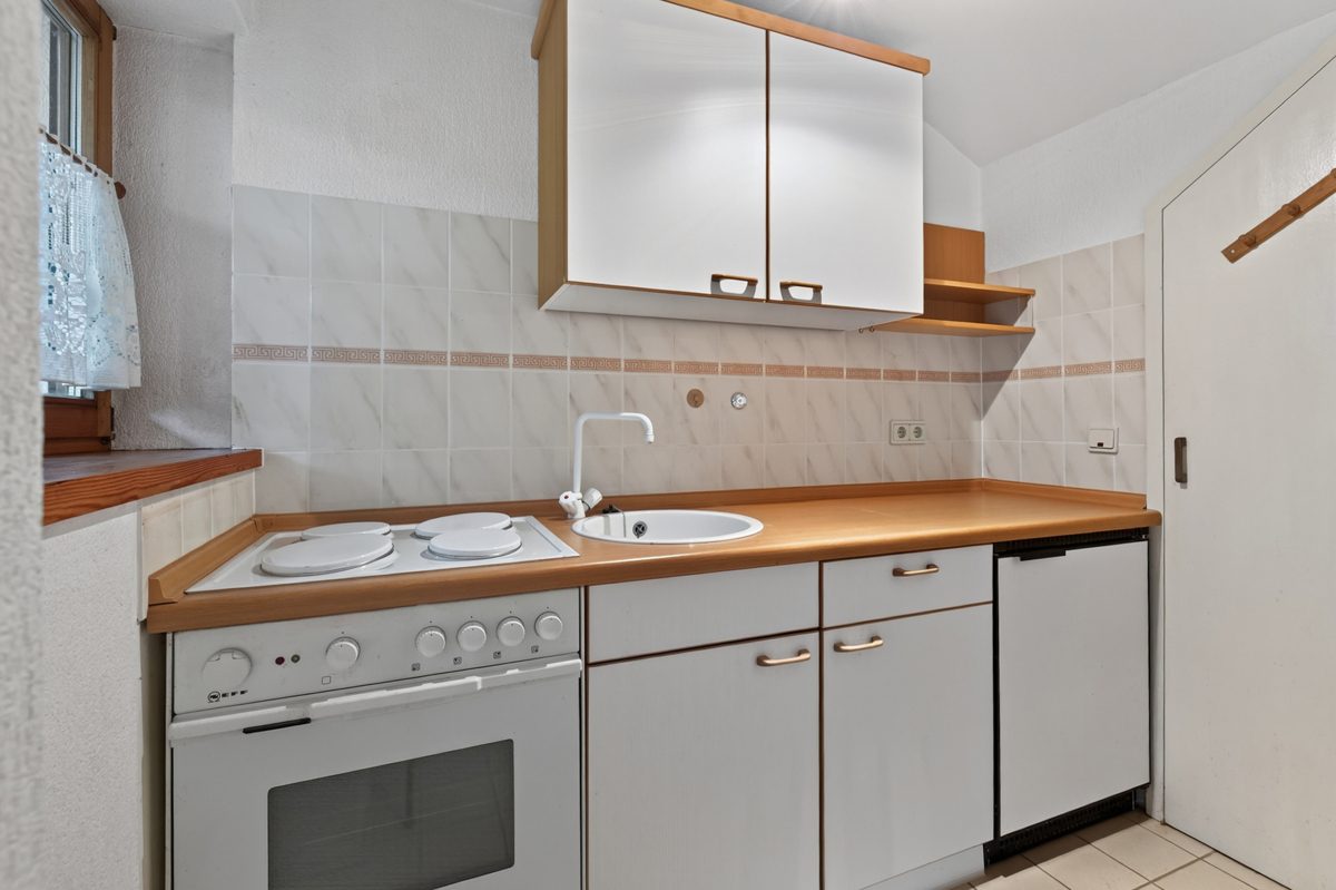 UG Küche Immobilienangebot - Marxzell / Schielberg - Wohnen & Anlage - Viel Raum, Licht und Lebensqualität – Einfamilienhaus mit Einliegerwohnung auf parkähnlichem Grundstück